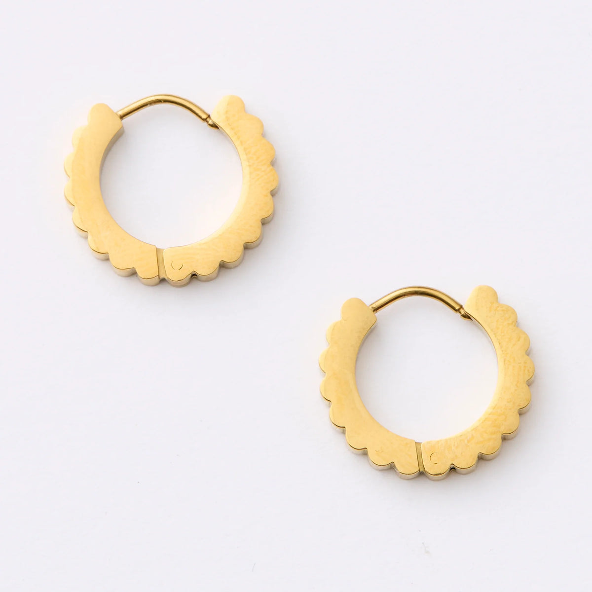 Scallop Huggies Earrings- Gold