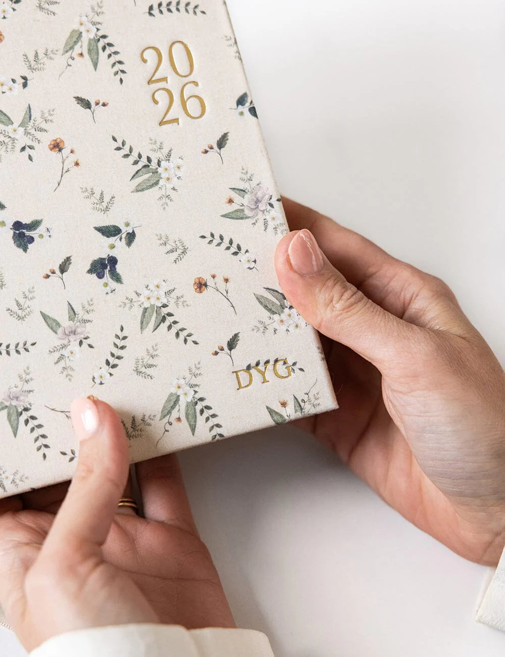 2026 Desktop Linen Bound Planner - Button Fern