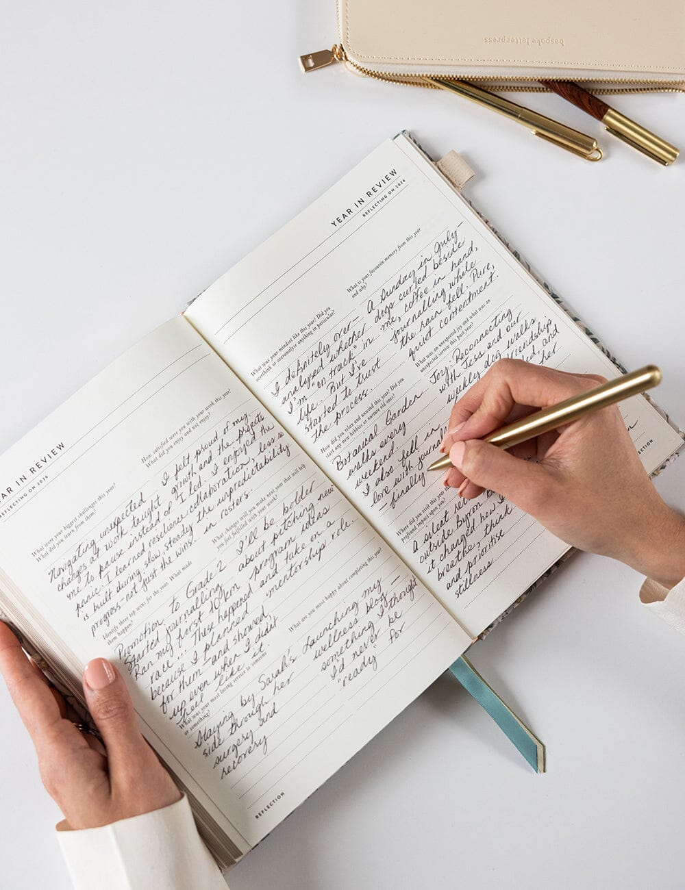 2026 Desktop Linen Bound Planner - Ivory Garden