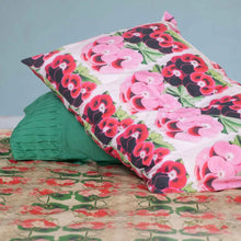 Load image into Gallery viewer, Blossomy Pillowcase Set