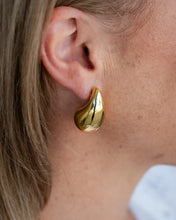 Load image into Gallery viewer, Gold Drop Earrings