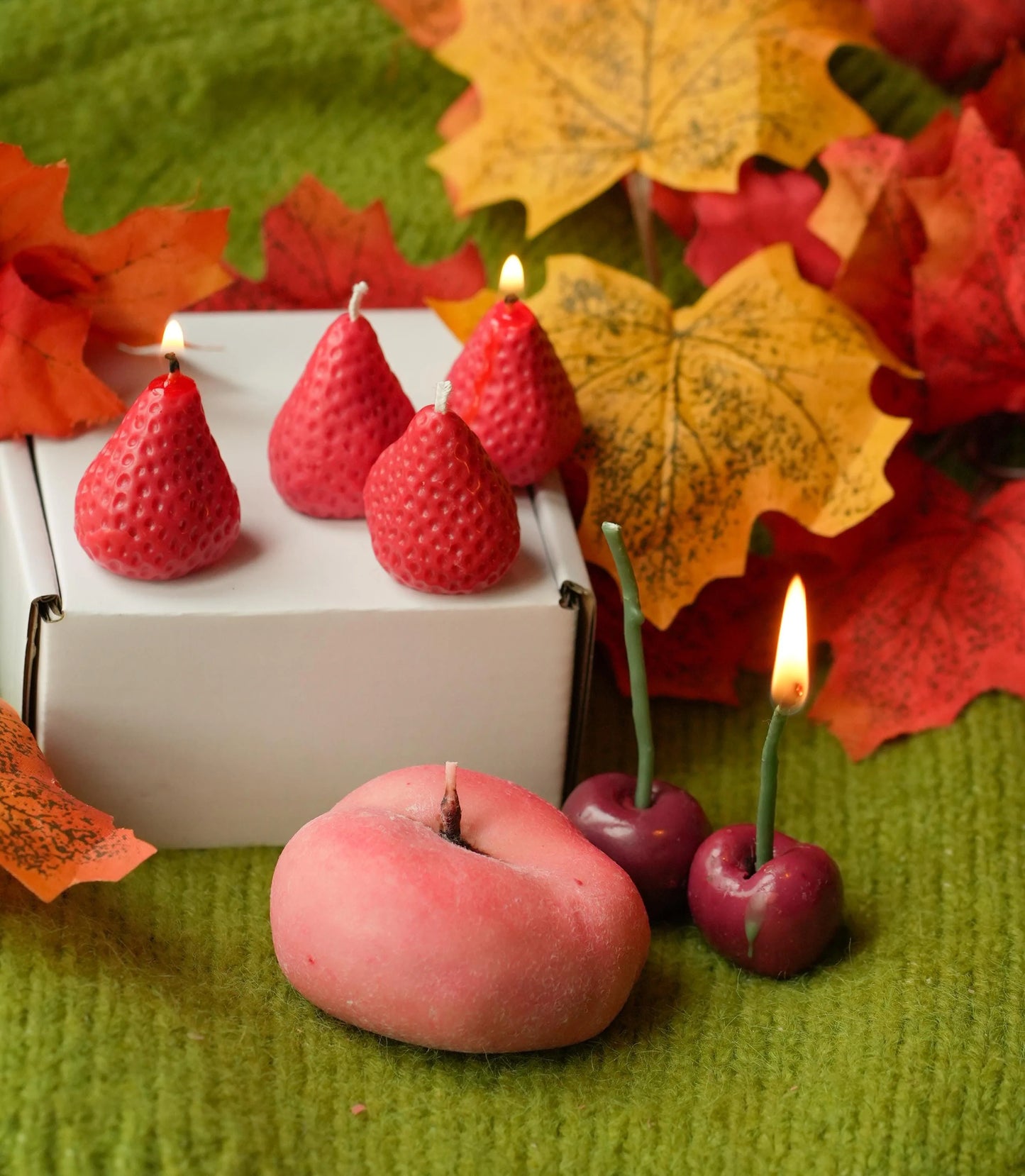 Strawberry candles - 2 pieces