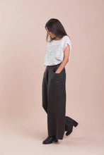 Load image into Gallery viewer, Ollie Linen Pant Carbon